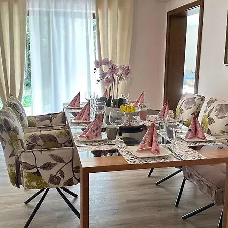 Neue Sonnige Grosse Ferienwohnung, , Nur 10 Min Zu Fuss Von Legoland Entfernt,126 M2 Stillvolle Nr 1 , Wunderschoener Garten Mit Terrasse Und Waldblick, Grosses Bad, Ruhige Lage, Erholung My Luxury