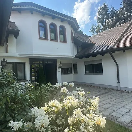 Neue Sonnige Grosse Ferienwohnung, , Nur 10 Min Zu Fuss Von Legoland Entfernt,126 M2 Stillvolle Nr 1 , Wunderschoener Garten Mit Terrasse Und Waldblick, Grosses Bad, Ruhige Lage, Erholung My Luxury Kleinkötz