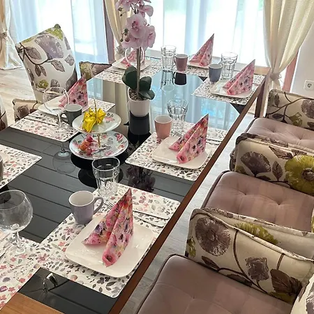 Neue Sonnige Grosse Ferienwohnung, , Nur 10 Min Zu Fuss Von Legoland Entfernt,126 M2 Stillvolle Nr 1 , Wunderschoener Garten Mit Terrasse Und Waldblick, Grosses Bad, Ruhige Lage, Erholung My Luxury * Kleinkötz